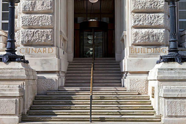 cunard building entrée à liverpool - cunard building photos et images de collection