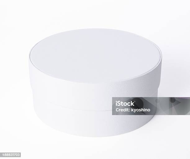 絶縁ショットのラウンドボックス空白の白い背景に白色 - 円形のストックフォトや画像を多数ご用意 - 円形, 箱, 白色