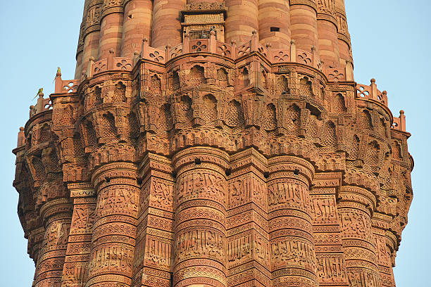 クトブミナールは、ユネスコの世界文化遺産に - nobody india sandstone column ストックフォトと画像