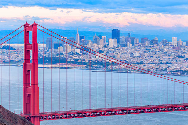 ゴールデンゲートブリッジ - san francisco county suspension bridge cityscape marin tower ストックフォトと画像