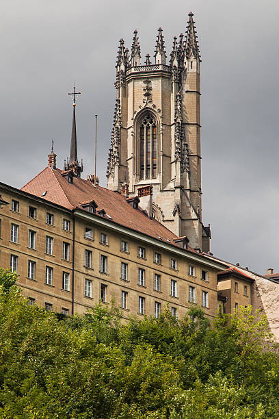 saint nicholas bell tower - fribourg canton cathedral swiss culture st nicholas photos et images de collection