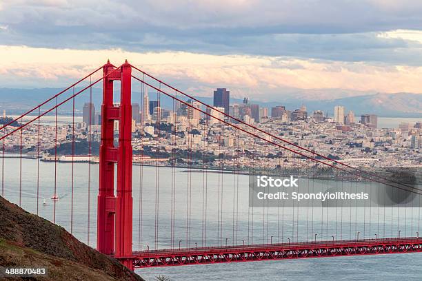 Golden Gate Bridge - Fotografie stock e altre immagini di Ambientazione esterna - Ambientazione esterna, Architettura, California