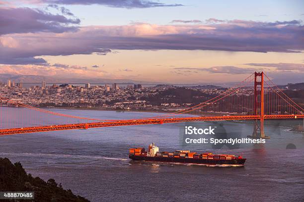 Golden Gate Bridge - Fotografie stock e altre immagini di Golden Gate - Golden Gate, Ambientazione esterna, Architettura