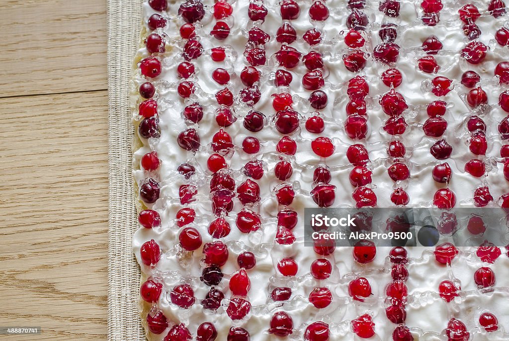 Tarte mit Schlagsahne und frische cranberries - Lizenzfrei Aufschäumen Stock-Foto