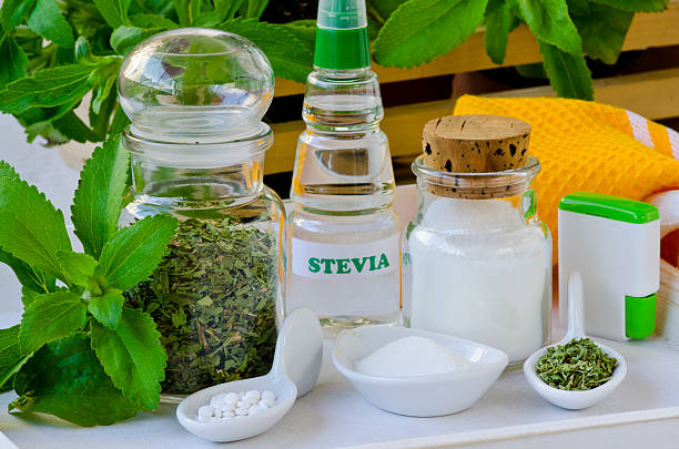 stevia prodotti. dolcificante naturale. - sweetleaf foto e immagini stock