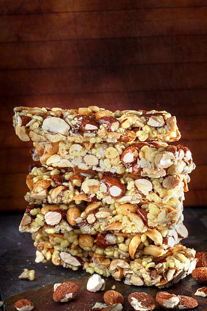 유기 그래놀라 바 - granola cereal breakfast stack 뉴스 사진 이미지