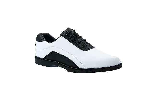 Golf shoe