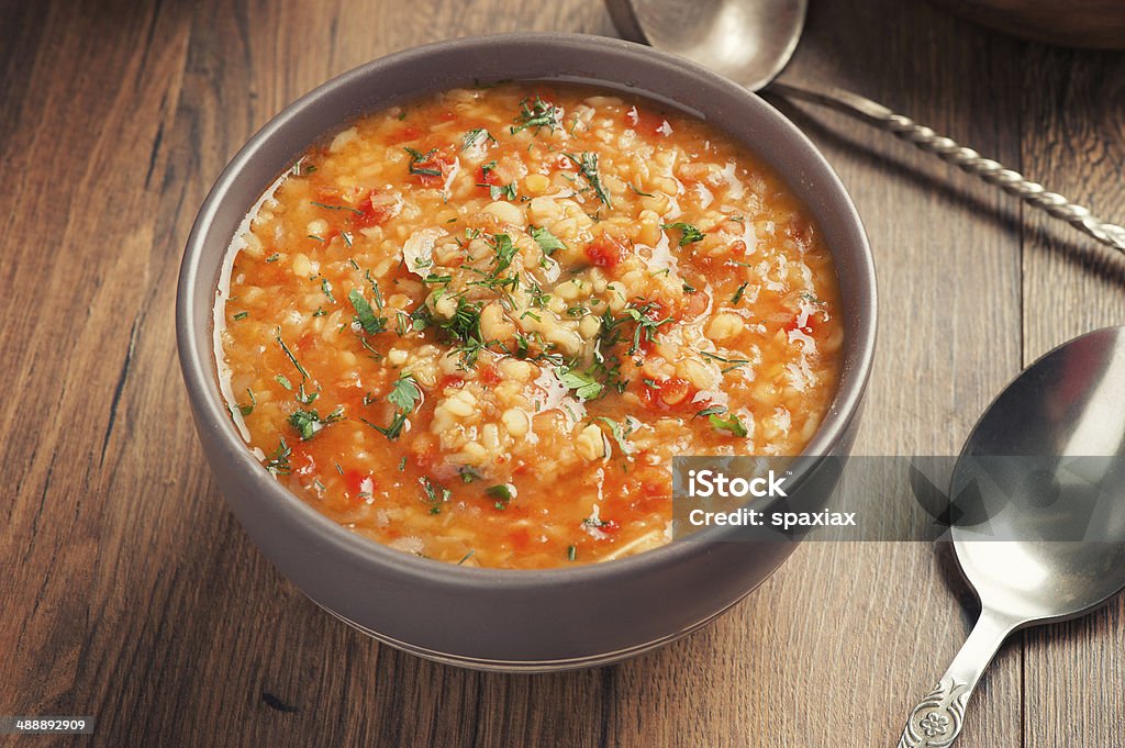 Zuppa di pomodoro con lenticchie - Foto stock royalty-free di Bulgur