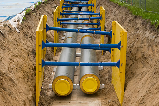 Construction of a manhole for district heating pipes