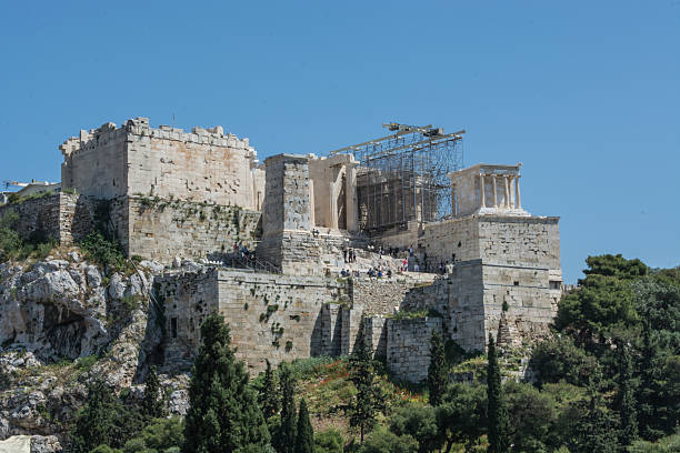 akropolis und berge - social history minerva past ancient stock-fotos und bilder