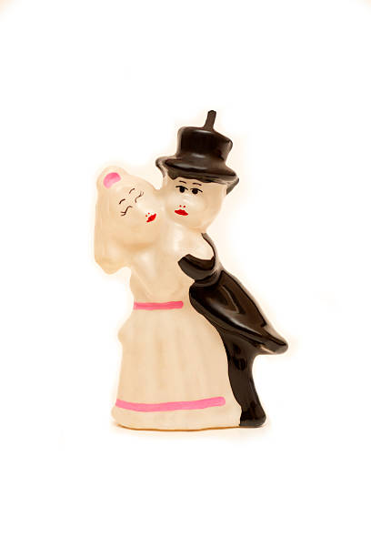 istock newlyweds in the form of candles 488961554