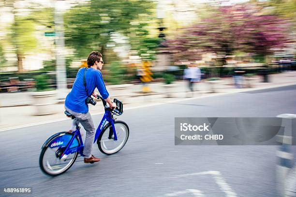 Citibike - Fotografie stock e altre immagini di Adulto - Adulto, Bike sharing Citibike di New York, Caucasico