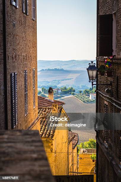 Villaggio Rurale Italiano - Fotografie stock e altre immagini di Ambientazione esterna - Ambientazione esterna, Architettura, Casa