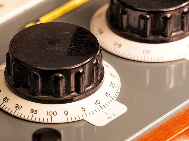 Big black hand knob on an old test apparatus