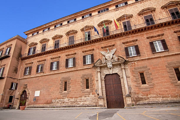 istock Royal Palace quinquies 489002237