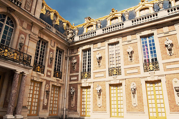 palacio de versalles - chateau de versailles fotografías e imágenes de stock