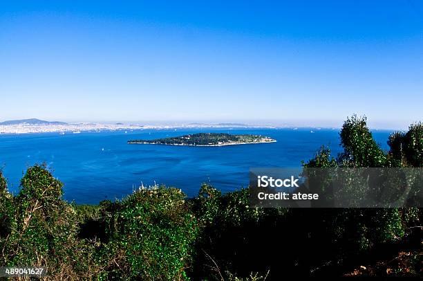 Sedef Adasi - Fotografie stock e altre immagini di Ambientazione esterna - Ambientazione esterna, Büyükada, Cielo