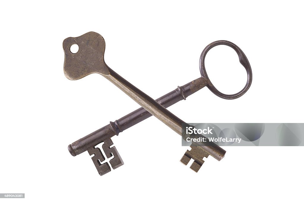Zwei alte Schlüssel, isoliert auf weiss - Lizenzfrei Abstrakt Stock-Foto