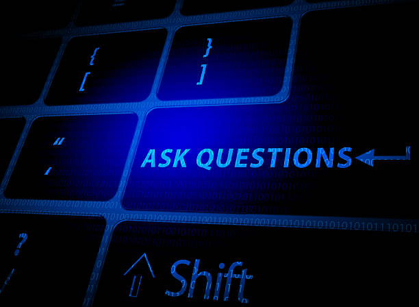 poser la question touche sur le clavier de l'ordinateur - faq connection computer keyboard learning photos et images de collection