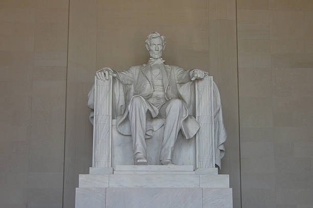 istock Abraham Lincoln - Lincoln Memorial in Washington DC 489082085