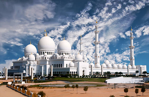 istock Sheikh Zayed mosque in Abu Dhabi 489086386