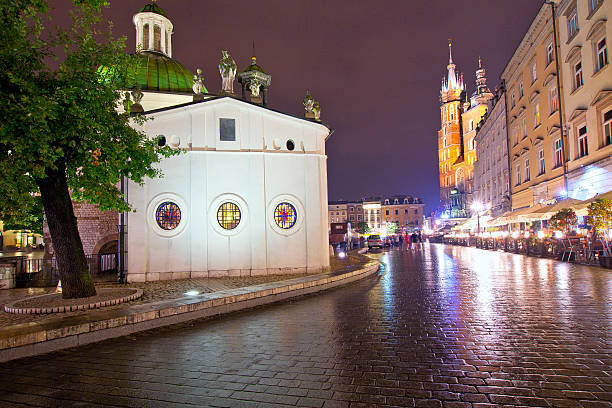 istock Krakow old town square at night 489112254