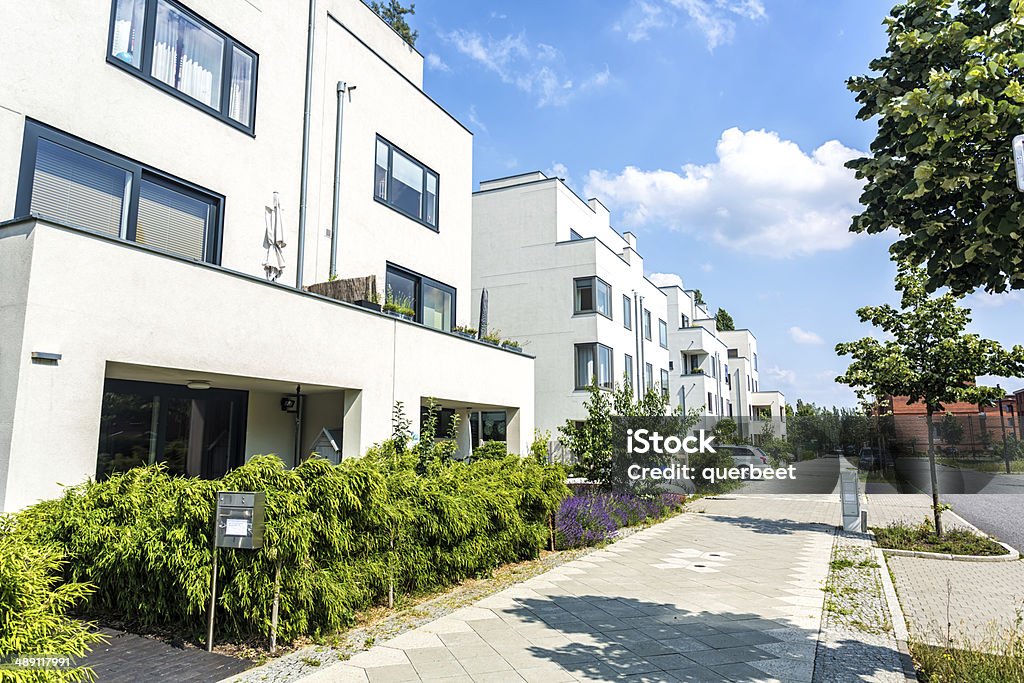 Neue apartment-Gebäude - Lizenzfrei Vorort-Wohnsiedlung Stock-Foto