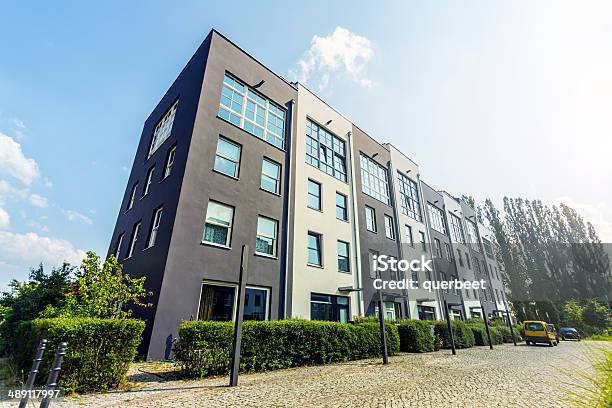 Neue Apartmentgebäude In Berlin Stockfoto und mehr Bilder von Auto - Auto, Architektur, Architekturberuf
