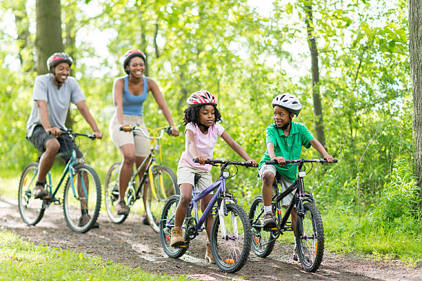 istock Family Cycling 489120723