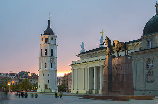 istock Sunset in Cathedral Square of Vilnius 489123453