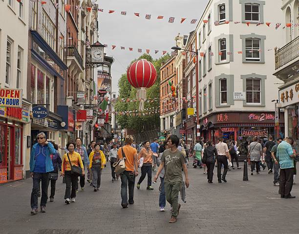 chinatown in london, united kingdom - gerrard 個照片及圖片檔