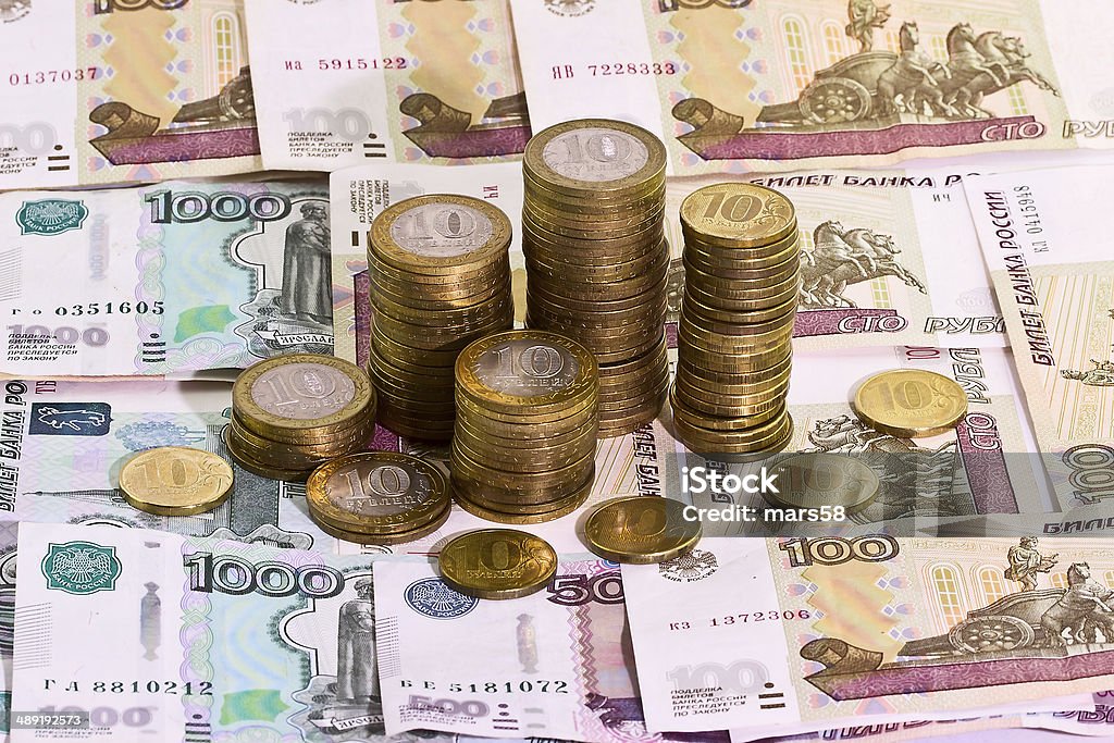 쌓다 동전 On Banknotes 배경기술 0명에 대한 스톡 사진 및 기타 이미지 - 0명, 금-금속, 금융 - iStock
