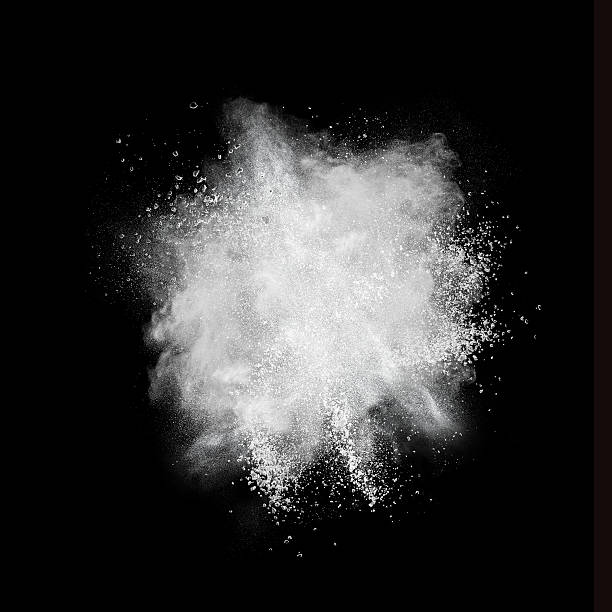 esplosione da polvere bianca isolato su sfondo nero - speed snow textured textured effect foto e immagini stock