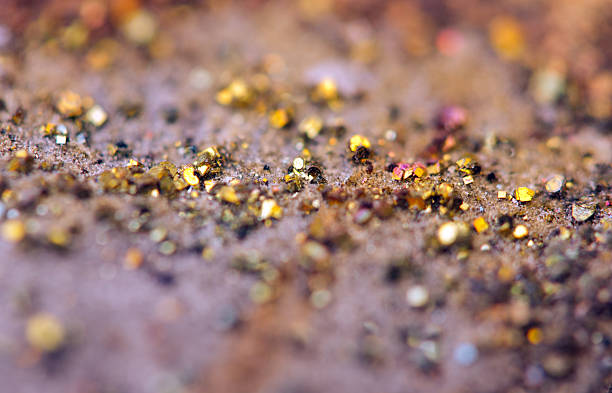 환상적이야 배경, 매직 결석, 레인보우 in 금속면의 바위산 - iridescent jewelry metal ore gem 뉴스 사진 이미지