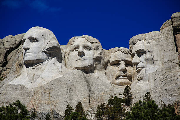 cztery prezesów na mount rushmore w stan dakota południowa - mt rushmore national monument south dakota president day zdjęcia i obrazy z banku zdjęć