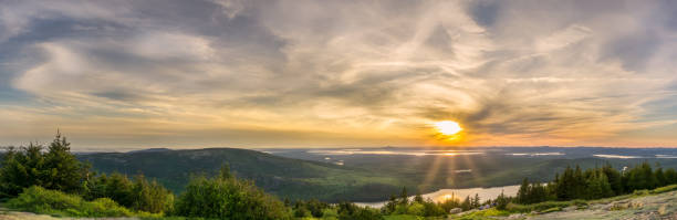 panoramica da monte cadillac - cadillac mountain maine new england usa foto e immagini stock