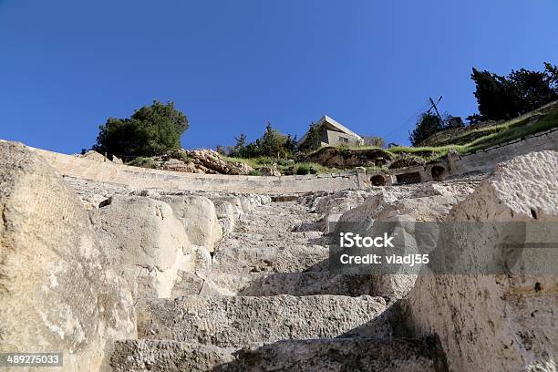 Foto de Teatro Romano Em Amã Jordânia e mais fotos de stock de Adulação - Adulação, Amman, Anfiteatro