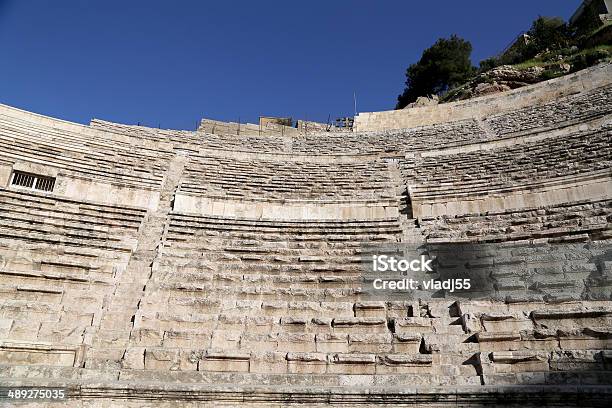 Teatro Romano Di Amman Giordania - Fotografie stock e altre immagini di Adulazione - Adulazione, Amman, Anfiteatro
