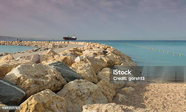 ストーンの桟橋近くに赤い海イスラエルエイラット - くつろぐのストックフォトや画像を多数ご用意 - くつろぐ, アカバ湾, イスラエル