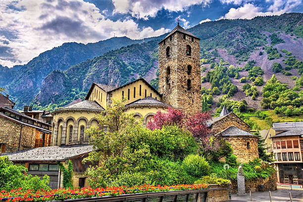 sant esteve kirche in andorra la vella, andorra - andorra la vella stock-fotos und bilder