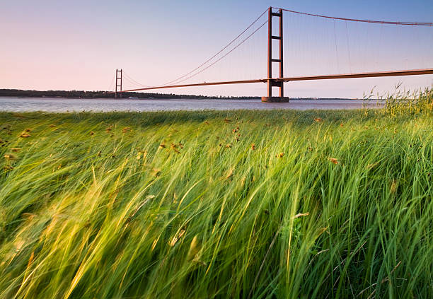 humber-brücke - humber bridge bridge humber river yorkshire stock-fotos und bilder