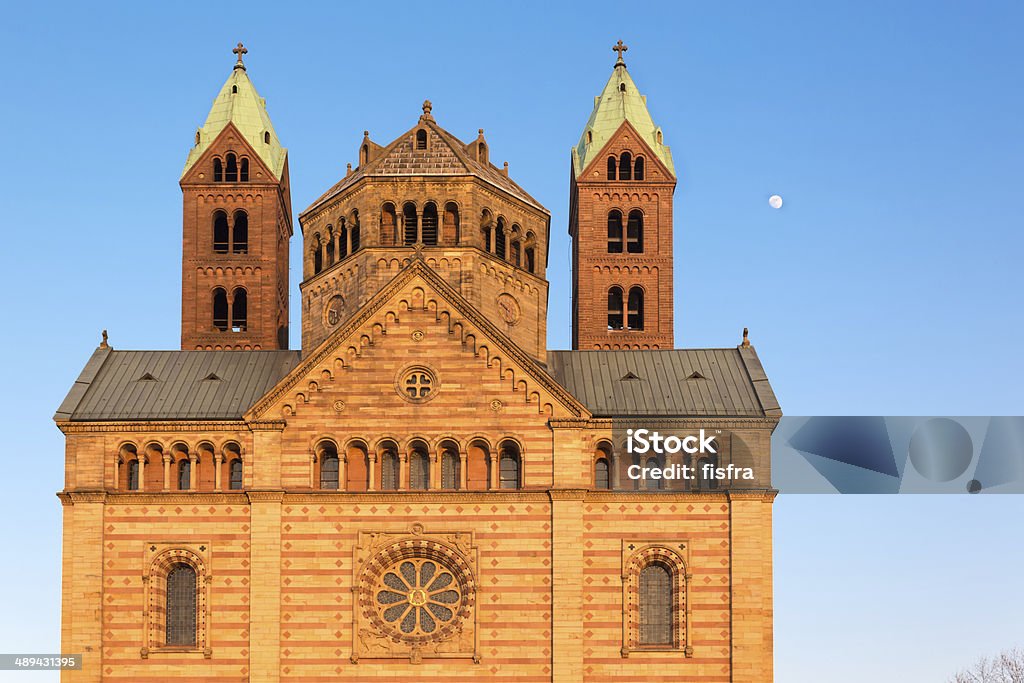 Catedral de Speyer no dia ensolarado, Alemanha - Foto de stock de Castelo Pfalzgrafenstein royalty-free