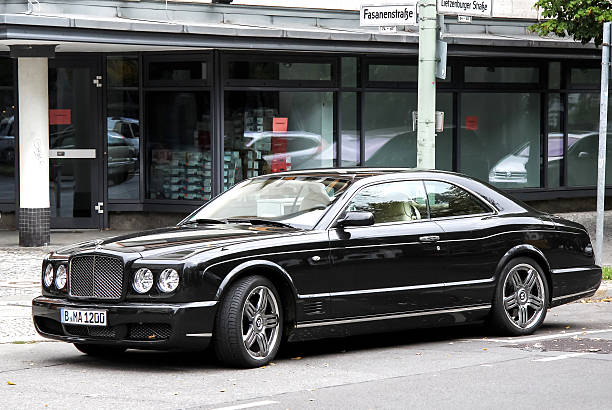 570+ Vintage Bentley Classic Car Stock Photos and Royalty-Free