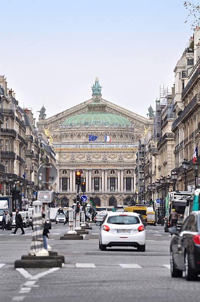 la gran ópera de parís, francia - opera garnier european culture vertical tourist fotografías e imágenes de stock