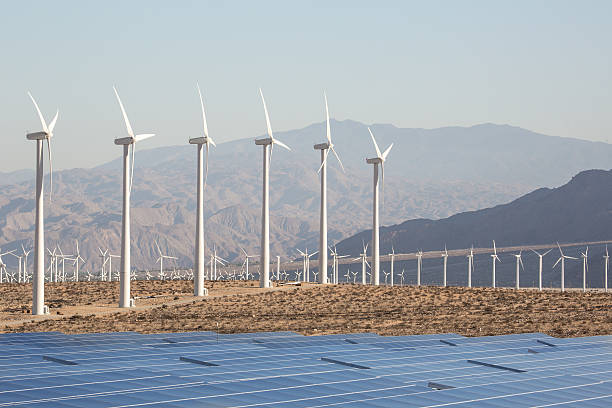 태양 에너지 풍차 및 태양열 패널이 애니조나 - solar panel wind turbine california technology 뉴스 사진 이미지