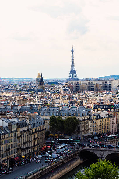istock the seine and the eiffel tower 489557236