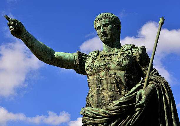 シーザーアウグストゥスリーダー - roman rome statue augustus caesar ストックフォトと画像
