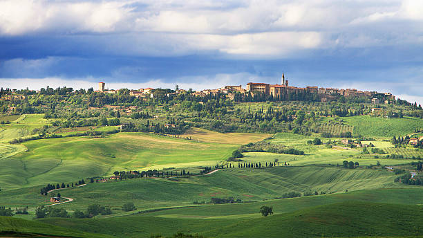 istock Rolling hills of Pienza, Tuscany 489606114