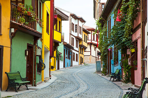 casas de colores antiguo - architecture bright vibrant color brilliant fotografías e imágenes de stock