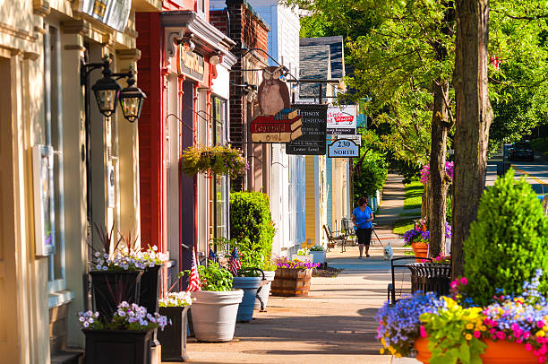 Main Street north Hudson, OH, USA - June 14, 2014: Quaint shops and businesses dating back more than a century line Hudson's Main Street looking north. small town america stock pictures, royalty-free photos & images